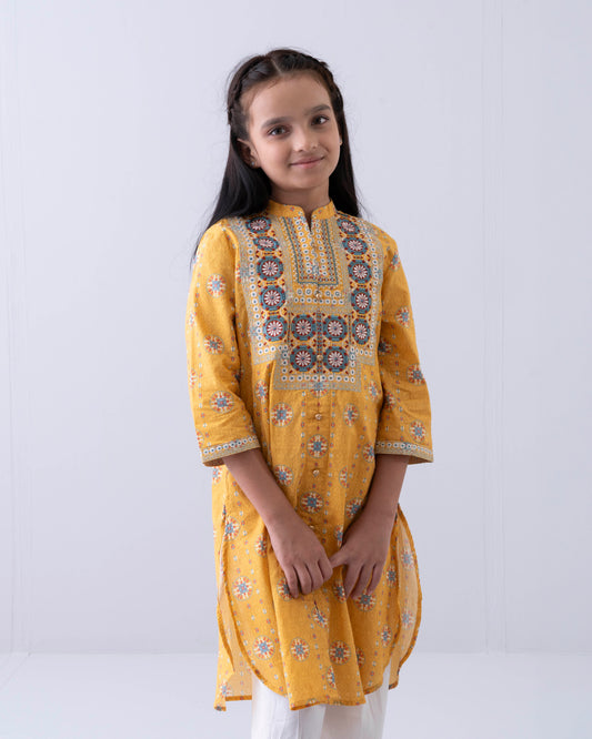 Girls' Embroidered Ethnic Kurti (6-8 Years)